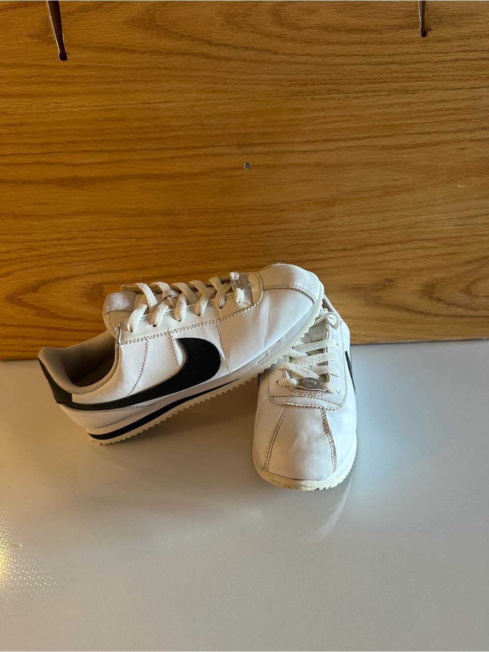 Youth Nike Cortez tennis shoes Size 6Y